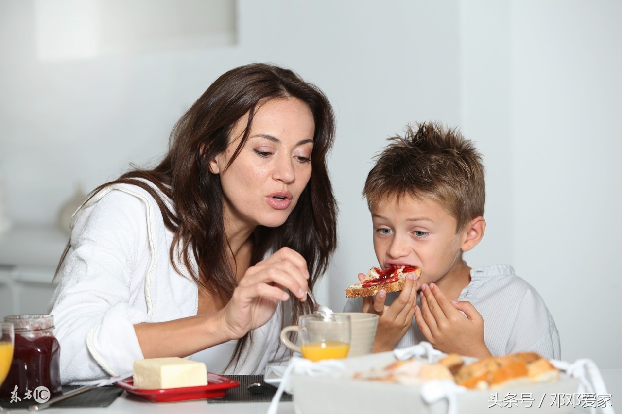 小孩吃多了会吐是什么情况,儿童头孢吃多了有什么反应