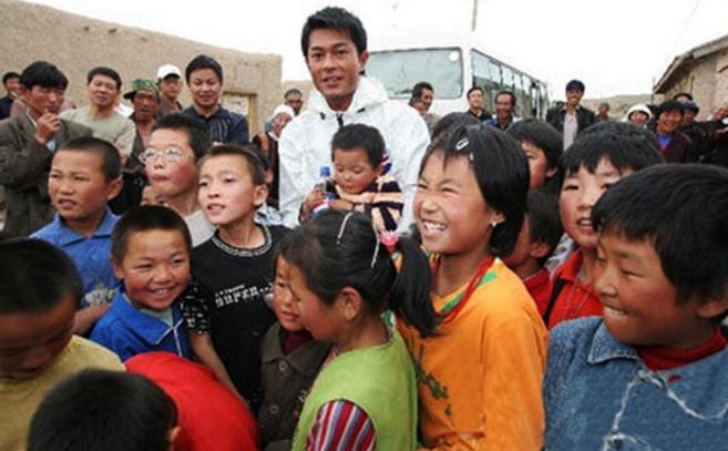 这是中国一个唯一不能黑的“黑人”明星！