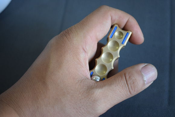 链条指尖陀螺减压玩具,跟指尖陀螺一样的玩具