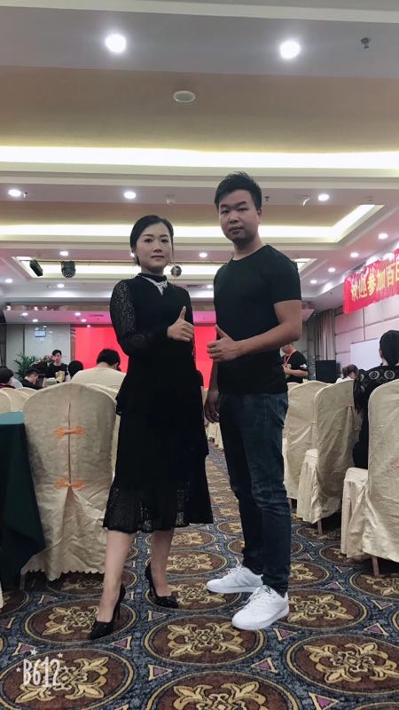 寰晢闄瀛愭專閽变袱涓嶈,鐪嬬潃瀛╁瓙鍋氬井鍟嗚禋閽变袱涓嶈