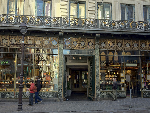 今天，全球15家颜值爆表的店，准备了一份甜甜的伴手礼给你！