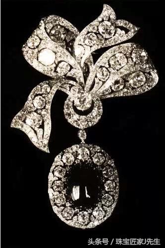 琥珀大厅、镶钻圣经，揭秘“世界十大宝藏”——俄罗斯沙皇钻石库