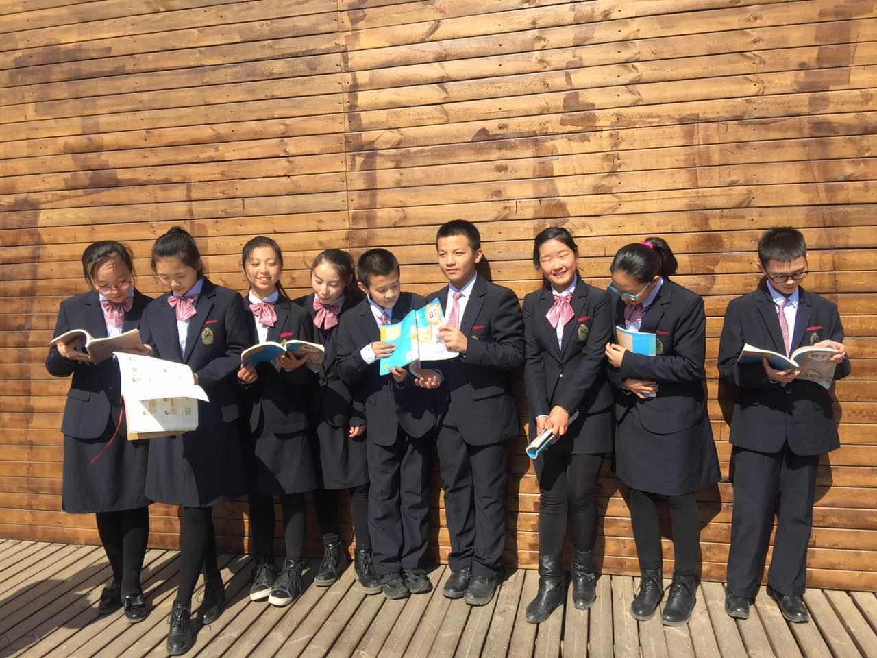 初中的校服是真的好看,初中生校服好看吗