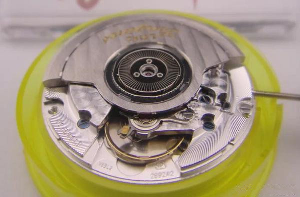 一看即会!教你一眼识别手表机芯用的是不是真的瑞士ETA2892机芯
