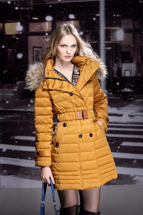 薄款羽绒服洗完羽绒没了,羽绒服里的羽绒一团一团的