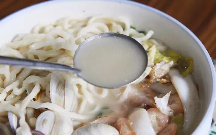 上海必吃榜第一名黄鱼面,上海50一碗的黄鱼面