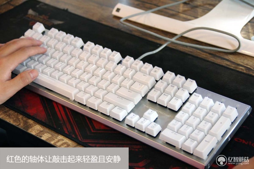 雷神机械键盘实测,雷神白幽灵键盘