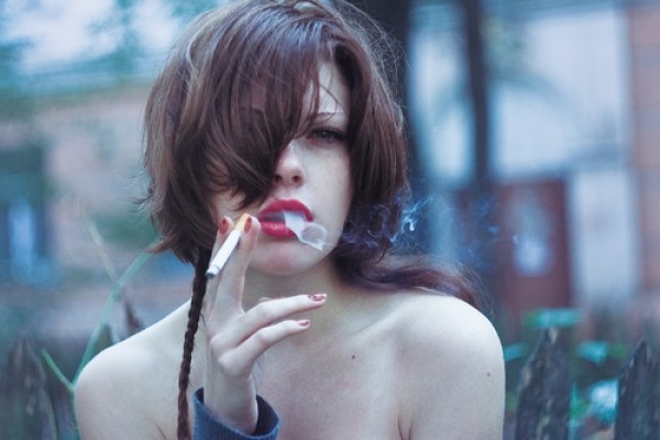 「女性健康」爱抽烟？小心这些“女人病”！