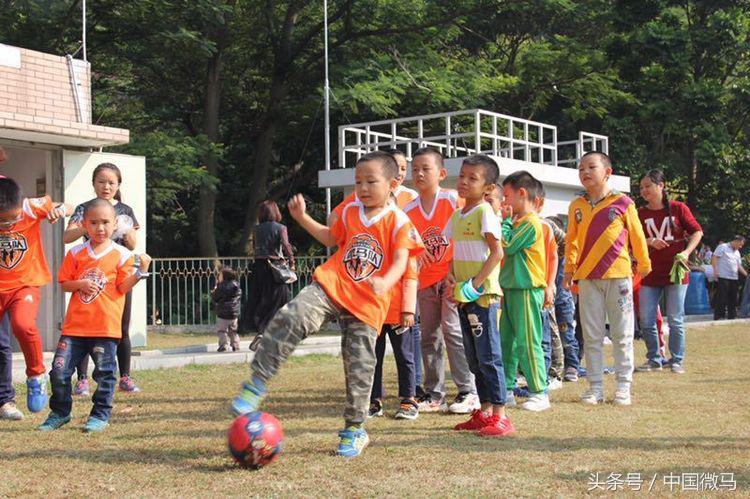 雄鹰少儿足球,早教小小足球运动员