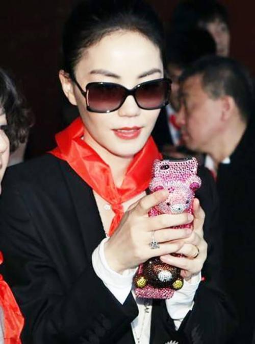 范冰冰粉色的手机壳,唐嫣baby手机壳