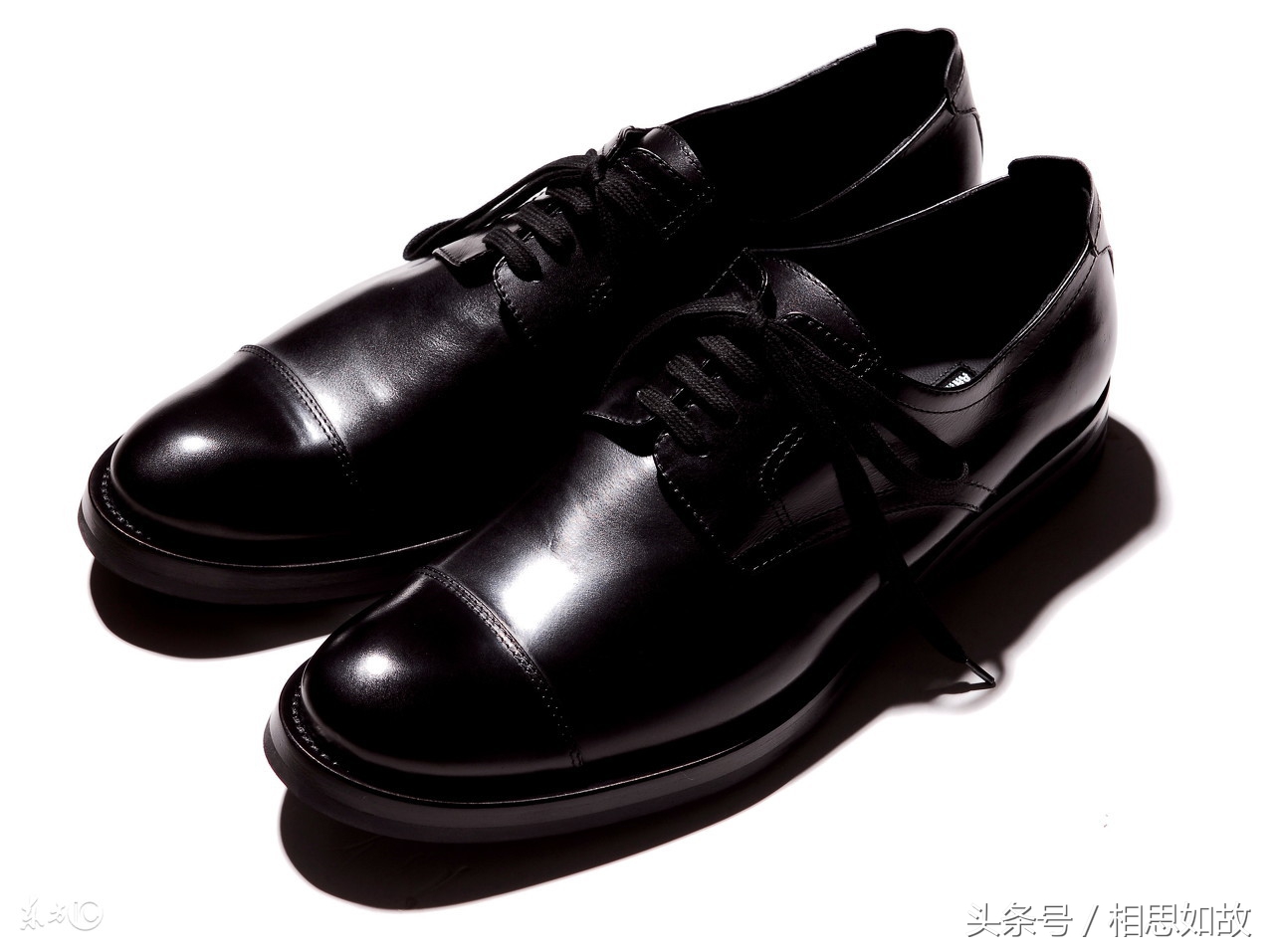皮鞋臭怎么办教你除臭方法,去除皮鞋异味的最有效的方法