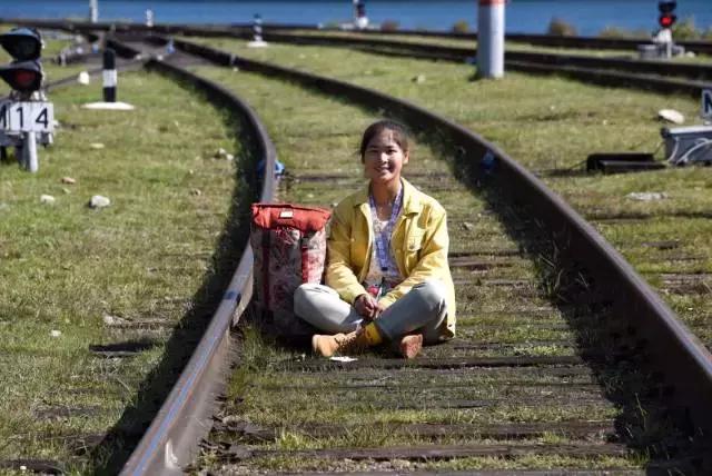 坐火车穿越俄罗斯西伯利亚,欧洲火车途经小镇