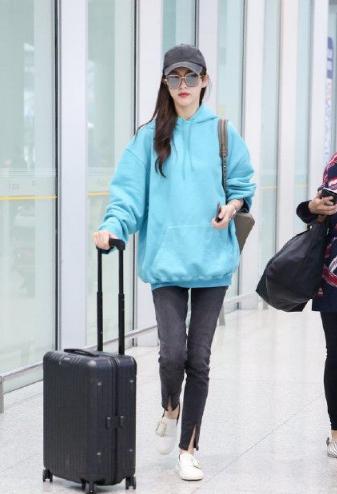 唐嫣代言施华洛世奇同款外套,唐嫣外套衣服