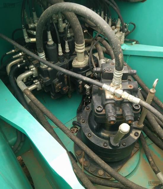 买挖掘机二手,买二手神钢挖机