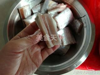 酸醋炖刀鱼的做法,秋刀鱼加醋的做法