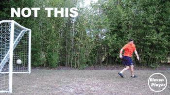 边锋快速带球突破,足球带球过人技巧口诀