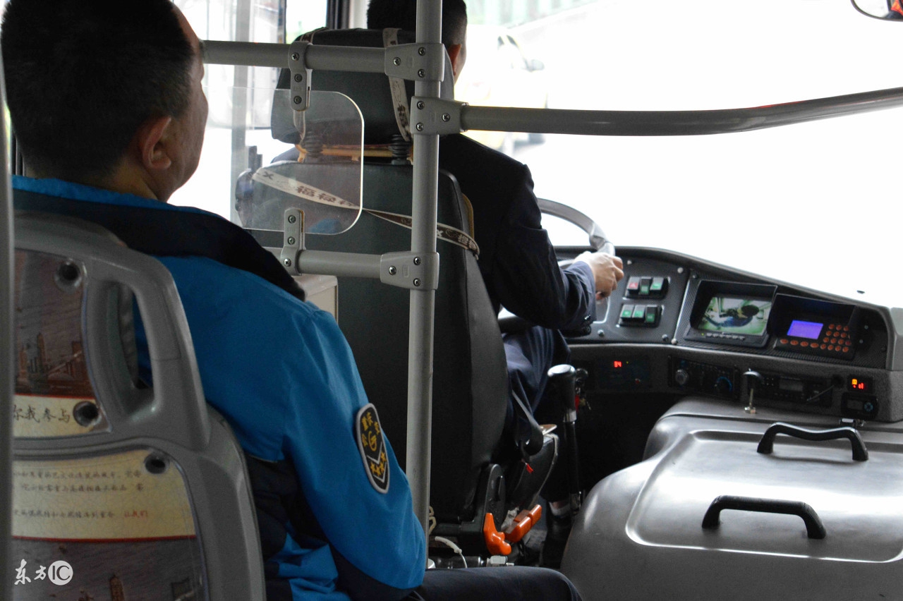 喝醉了第二天头痛也睡不着,喝醉了第二天起来想吐头晕