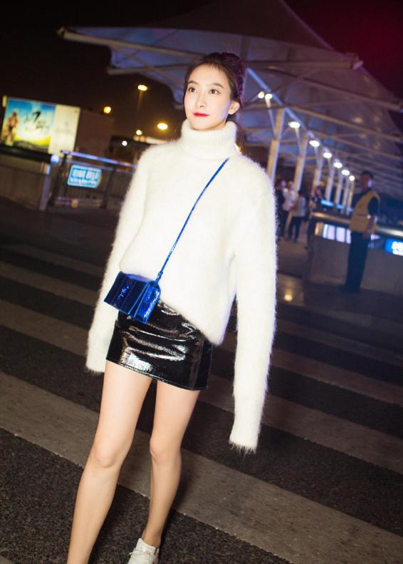 秋冬就玩小套路，还不入手闪闪发光的漆皮单品，怎么能赢过时尚精