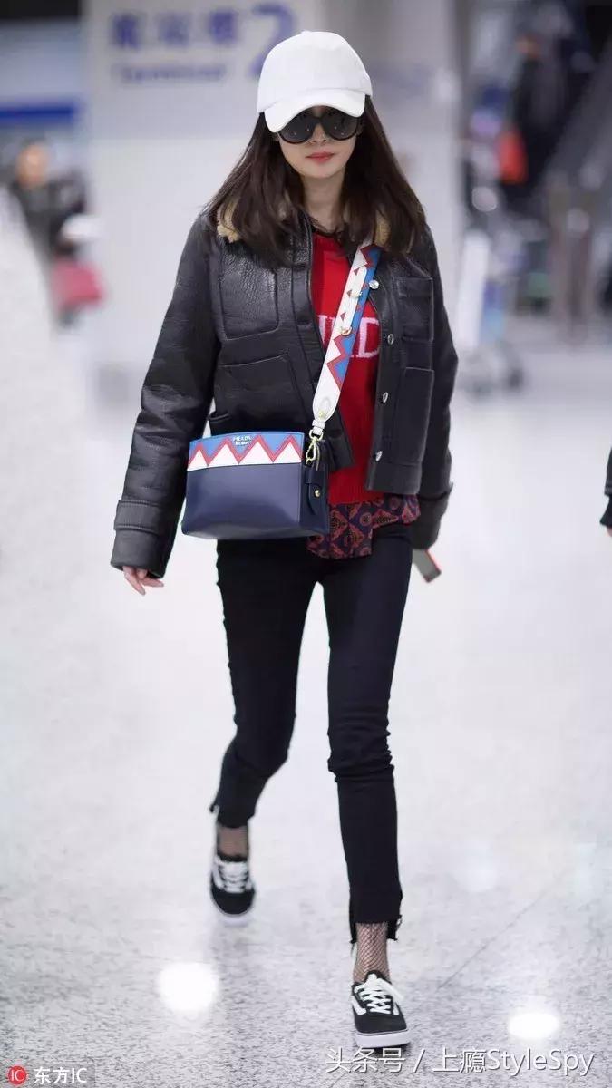 冬天半袖蝙蝠衫毛衣搭配,冬天宽松版的毛衣怎么搭配