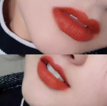 枫叶砖红色带着红棕调的口红,枫叶脏橘色口红