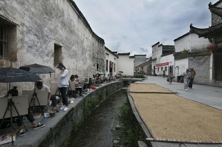 西递附近最著名的景点,西递村美丽的风景