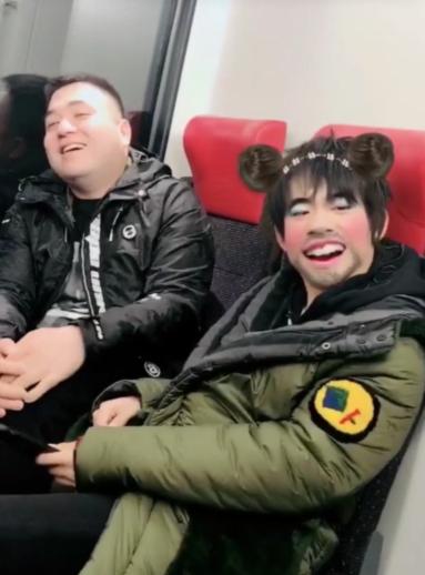 易烊千玺六周年粉丝应援震撼,易烊千玺一千万粉丝福利完整版