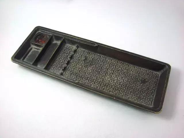 古人书房常备的文房四宝是什么,文房四宝是书房中常备的四种摆件