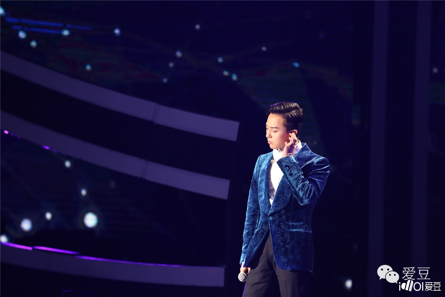 qq音乐盛典bigbang,qq音乐盛典bigbang领奖合集