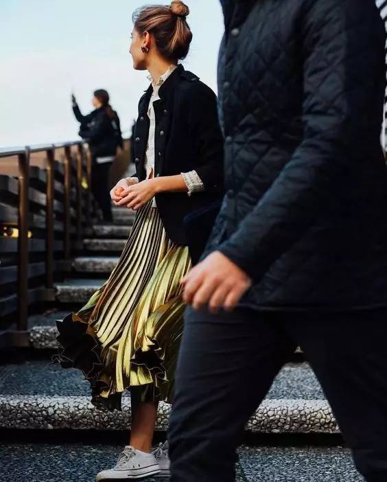 别熨衣服了|今年流行越皱越好看