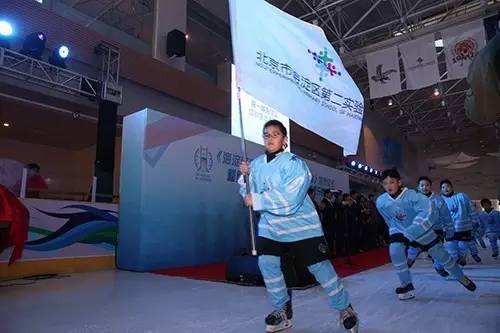 2021年北京市小学生旱地冰球联赛,勇敢者游戏小孩
