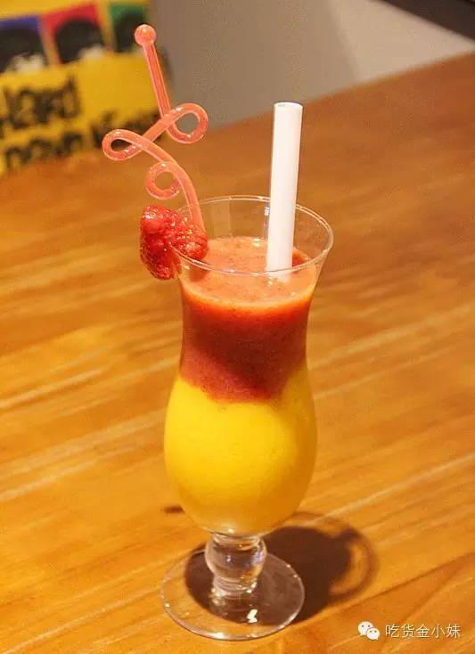 纸牌屋里的烤肋排来南京了！但要坐在公路上吃你敢不敢？！