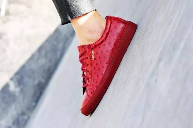 撞到同款鞋,男女同款鞋撞鞋