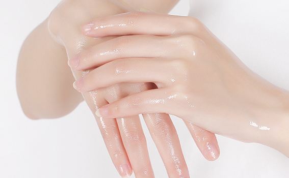 如果你的手粗糙干裂比较严重,手粗糙干裂怎样做手膜