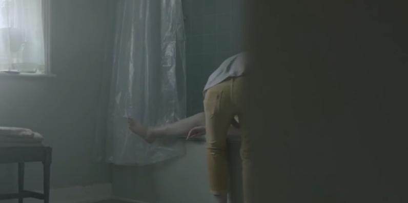 男友车祸去世女友开棺取骨陪伴,男友车祸去世后女孩召唤灵魂