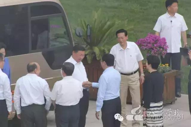 习*平近**出差在饭店见了老同学