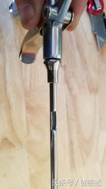 制作简易喷沙除锈机，低成本不到30元，除锈效果非常好