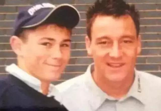 圣徒英雄传｜搬砖工连跳9级变身查理大帝励志传奇前无古人