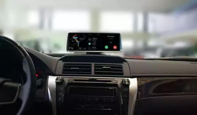 是错过路口？还是错过几个亿？开车用手机导航遇上来电肿么破？