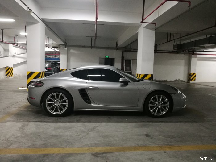 地下车库偷保时捷是哪个电影,718caymangts银色