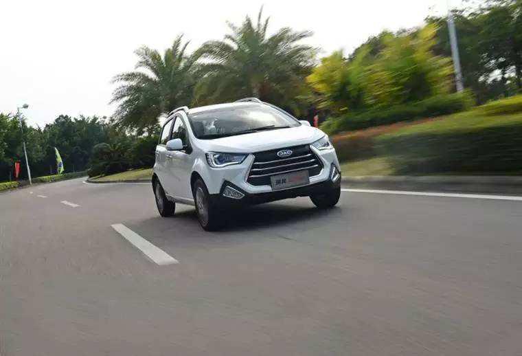 3-5万紧凑型车就给朋友推荐这几款,3到5万的车有哪些品牌