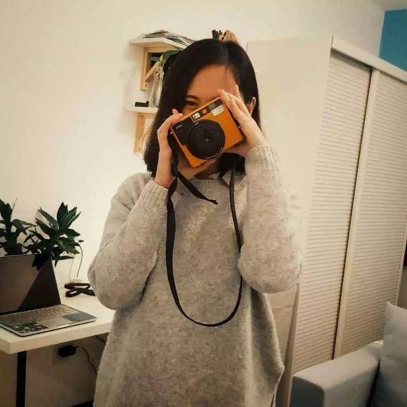 新婚,老婆没有要钻戒,买了一台徕卡