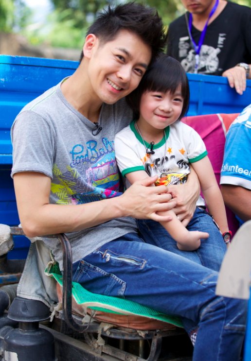 李易峰要翻拍放羊的星星吗,放羊的星星翻拍新版对比