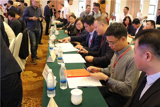 聚力筑巢引凤来红河州建州60周年经贸旅游推介会圆满举行