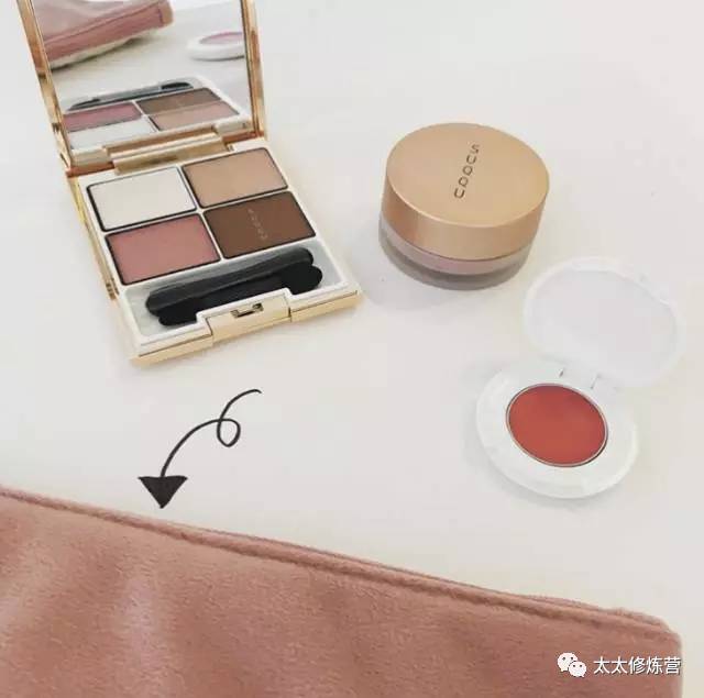 盘点大牌彩妆圣诞限量版,品牌彩妆平价送人圣诞节礼盒推荐