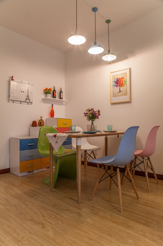 看完堂姐婚房想结婚，郑州102平三居室全包8万，荣立鸿鹄嘉苑参考