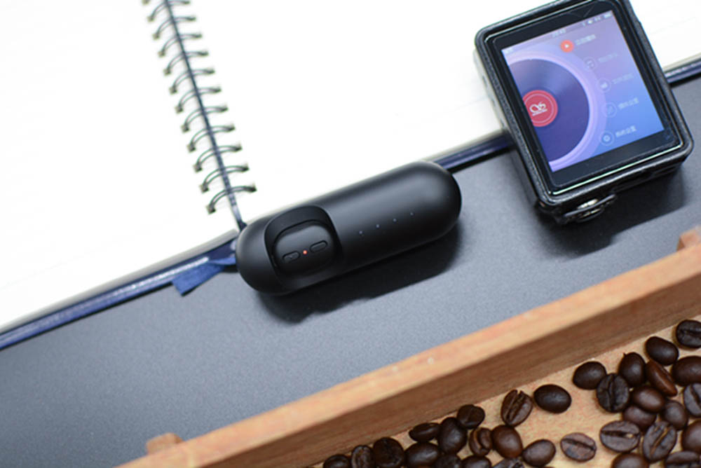 仅有指头大小i!QCY超迷你蓝牙耳机QCYmini1评测