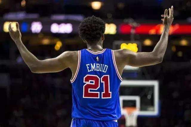 真正的天才，看视频学成“梦幻脚步”，看视频练成超级中锋