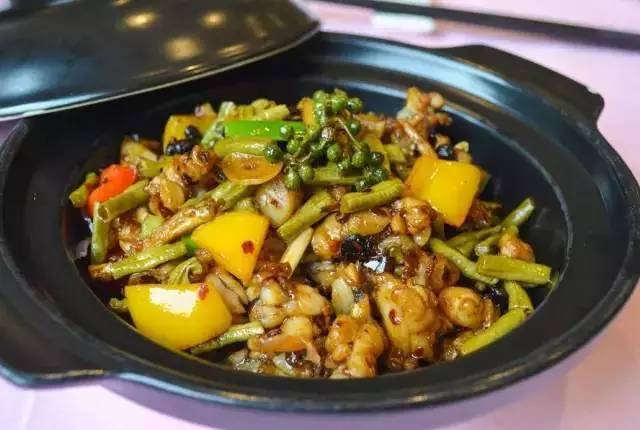 阿里巴巴和华为哪里的员工待遇好 (阿里巴巴华为员工多么)