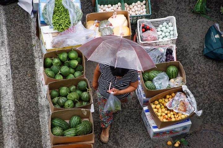 人到中年比油腻更可怕的不过如此,中年油腻该不该去嫌弃