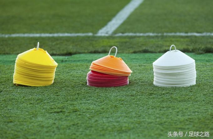 4-4-2阵型啥意思,4-2-4阵型详解